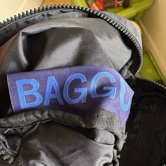 BAGGU Black Fannypack Bag with Dual Zip Pockets - Picture 10 of 14